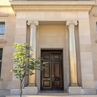 Ensayo sobre las columnas del pórtico de una logia